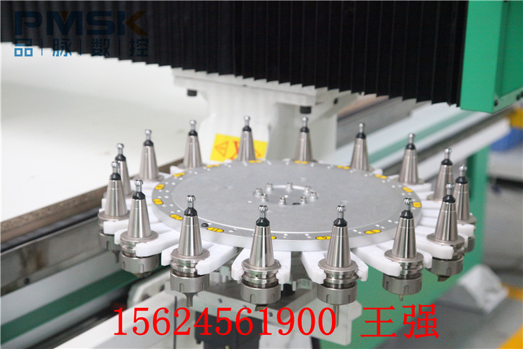 自動(dòng)換刀模壓門板雕刻機(jī) 吸塑門板雕刻機(jī)