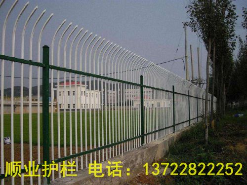 鋅鋼護欄圍墻護欄小區(qū)護欄鐵藝柵欄工廠護欄學校護欄