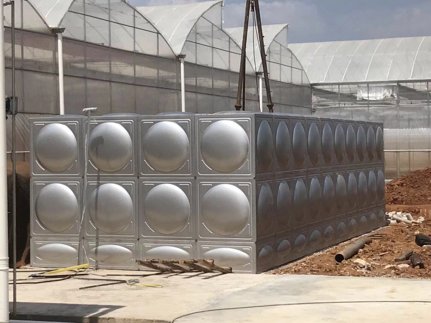 江西南昌不銹鋼方形消防水箱廠家 不銹鋼水箱 保溫水箱描述 方形保溫水箱 生活儲(chǔ)水箱 組裝式方形保溫水箱廠家