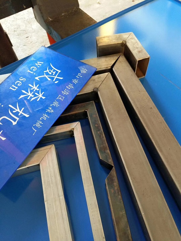 方管 方管沖角機(jī) 不銹鋼沖孔機(jī) 手腳架沖弧機(jī) 多功能液壓沖孔機(jī) 全自動數(shù)控沖孔機(jī)