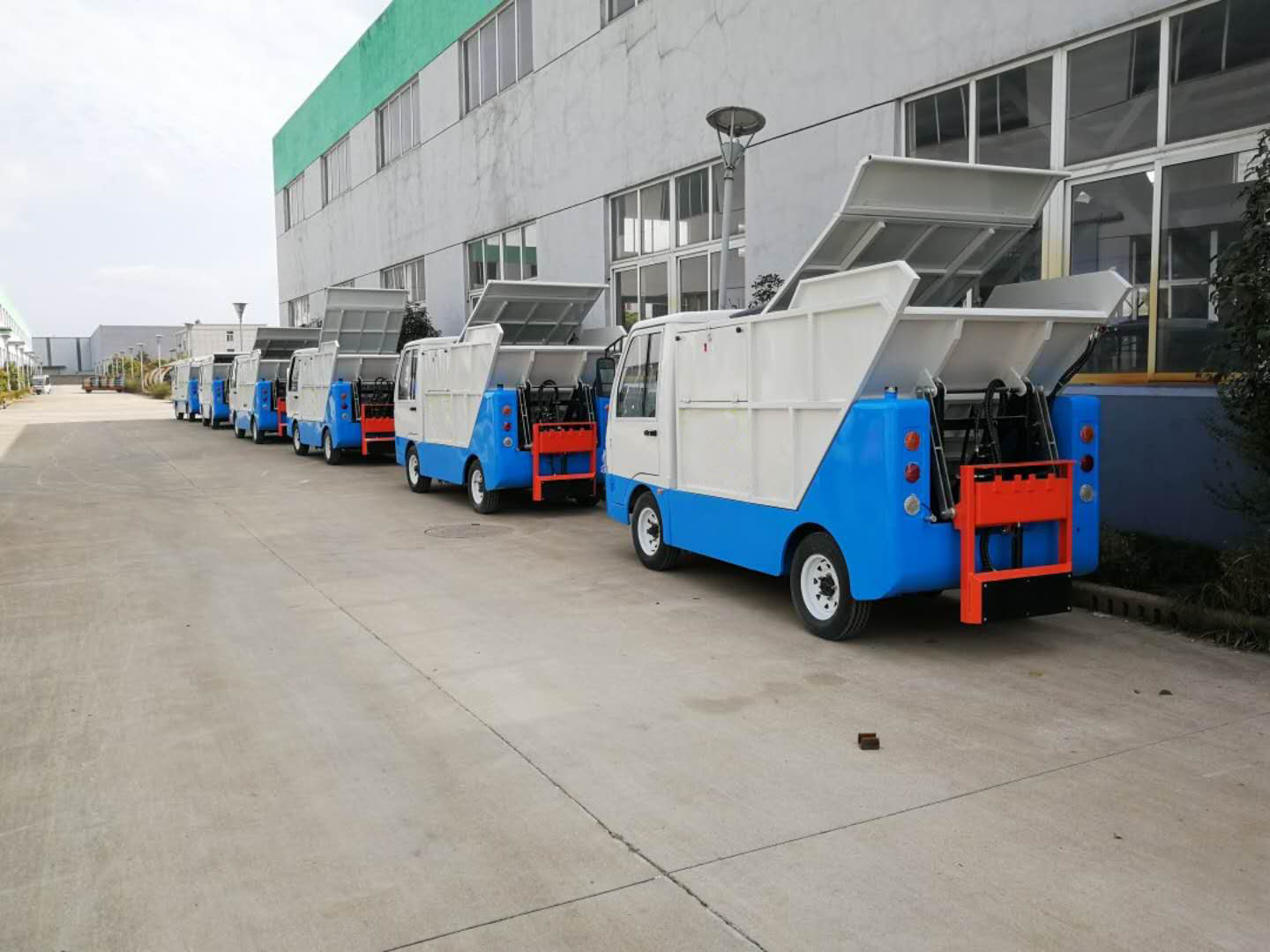 后掛式壓縮電動(dòng)清運(yùn)車
