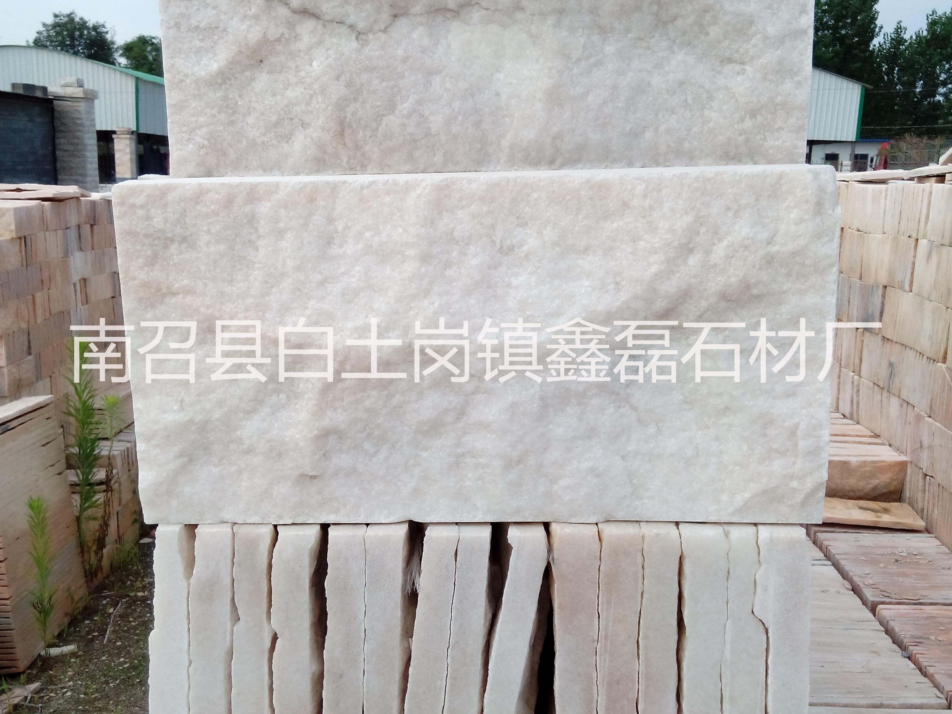 河南水晶白外墻磚柱子墻城堡石 河南天然柱子墻大理石包柱石庭院景觀石  河南柱子墻藝術(shù)磚地磚瓷磚