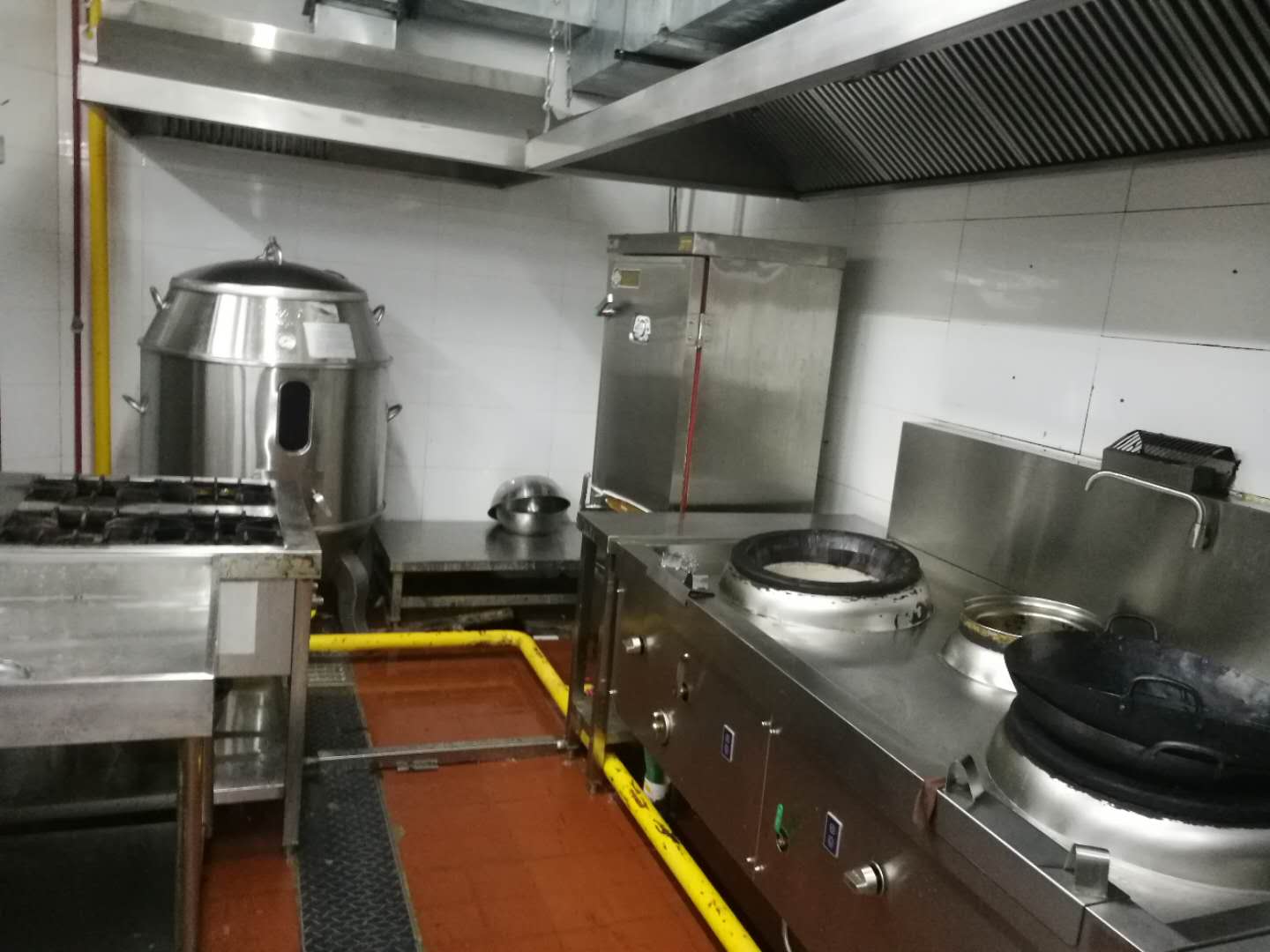 天津南開區(qū)清洗學校食堂排煙管道 南開工廠單位食堂抽油煙機清洗
