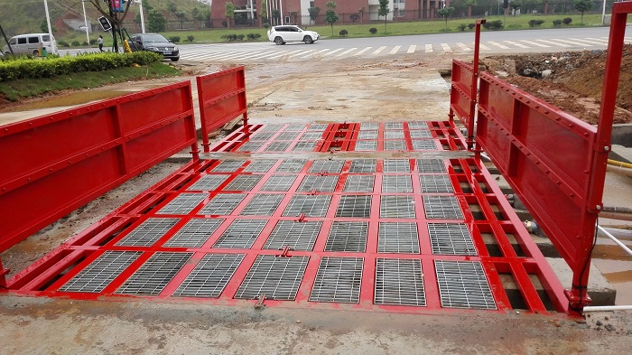 渤創(chuàng)科工地滾軸洗車機廠家價格 工地洗車臺定制 供應(yīng)工地洗輪機 武漢渤創(chuàng)科全自動工地洗車機  武漢工地滾軸洗輪機