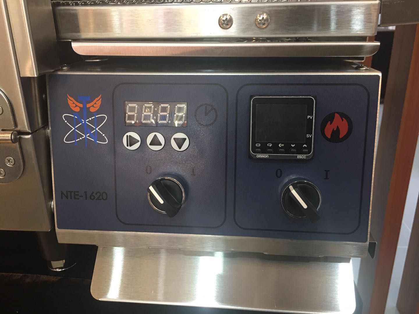 Grandoven比薩爐 履帶式電熱披薩爐 16寸臺式披薩烤箱烤爐 電比薩爐 披薩烤箱 林肯 宙斯 美得彼 強(qiáng)安 加斯特