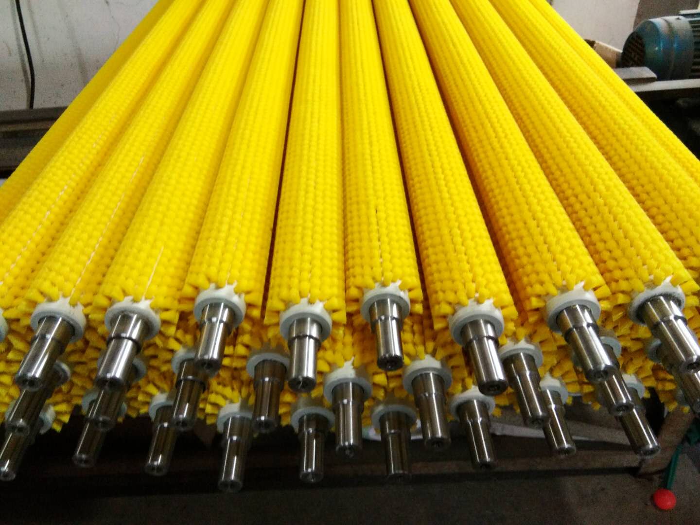 尼龍刷輥供應商 尼龍刷輥批發(fā)價格 尼龍刷輥廠家定制 尼龍刷輥