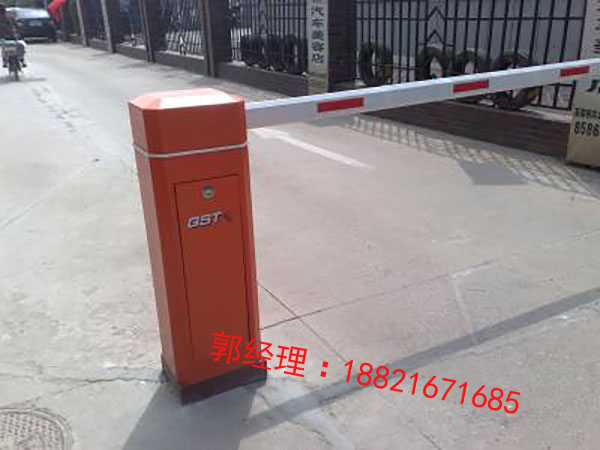 追夢云車輛道閘車牌識別設(shè)備