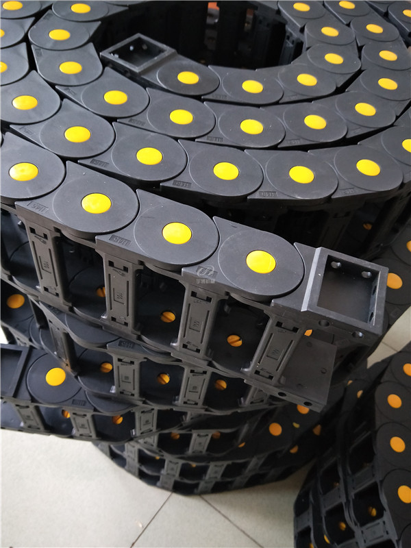 橋式工程塑料拖鏈_全封閉尼龍電纜拖鏈