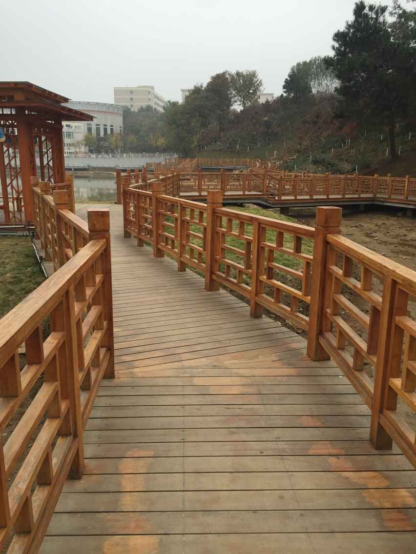 防腐木護(hù)欄 貴州防腐木護(hù)欄 貴州防腐木護(hù)欄廠家防腐木護(hù)欄扶手廠家定做 防腐木護(hù)欄圍欄