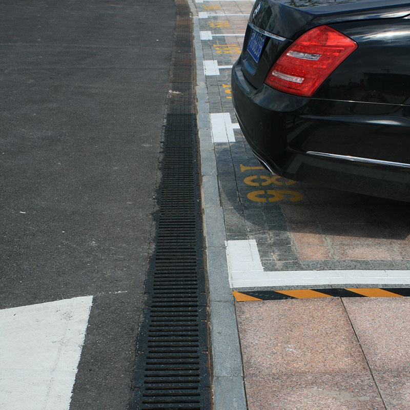 青島豪潤(rùn)300系列HDPE成品排水溝 高承重