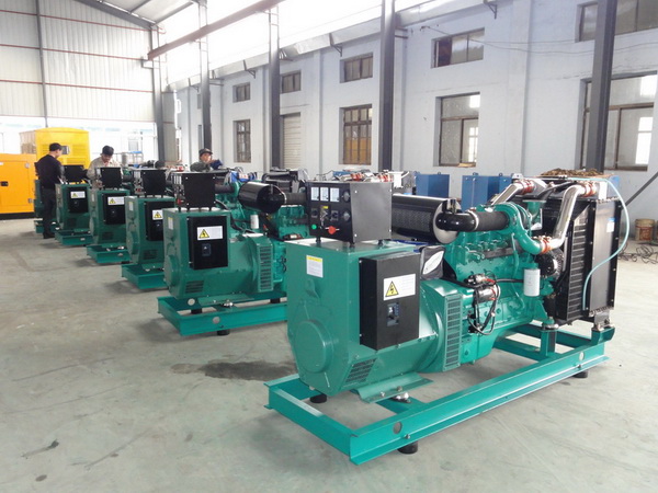 康明斯400KW柴油發(fā)電機組工廠直銷