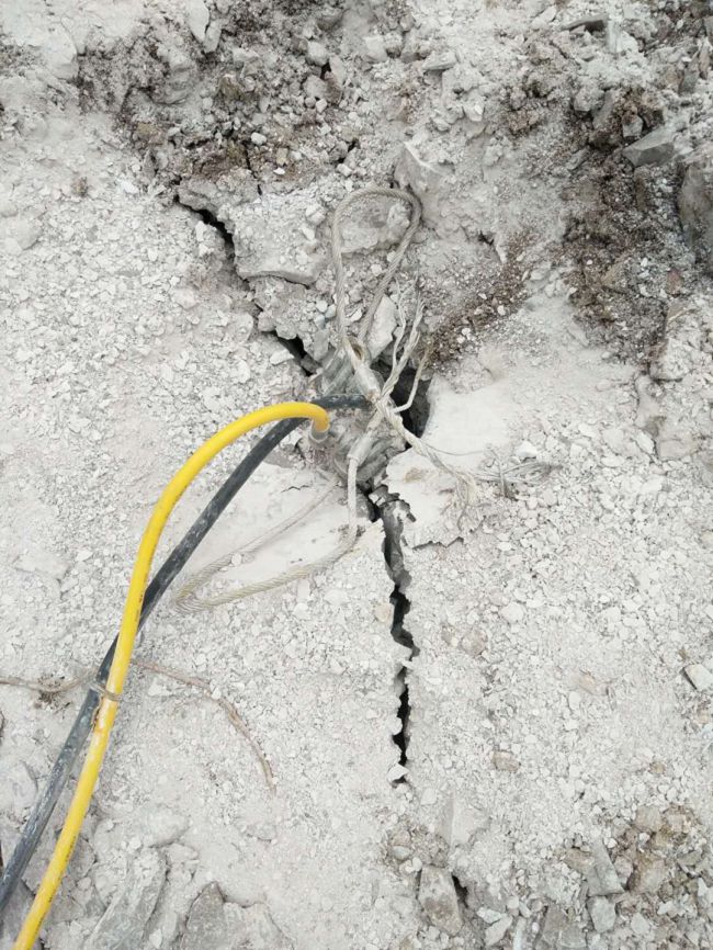 靜態(tài)液壓巖石分裂棒簡介