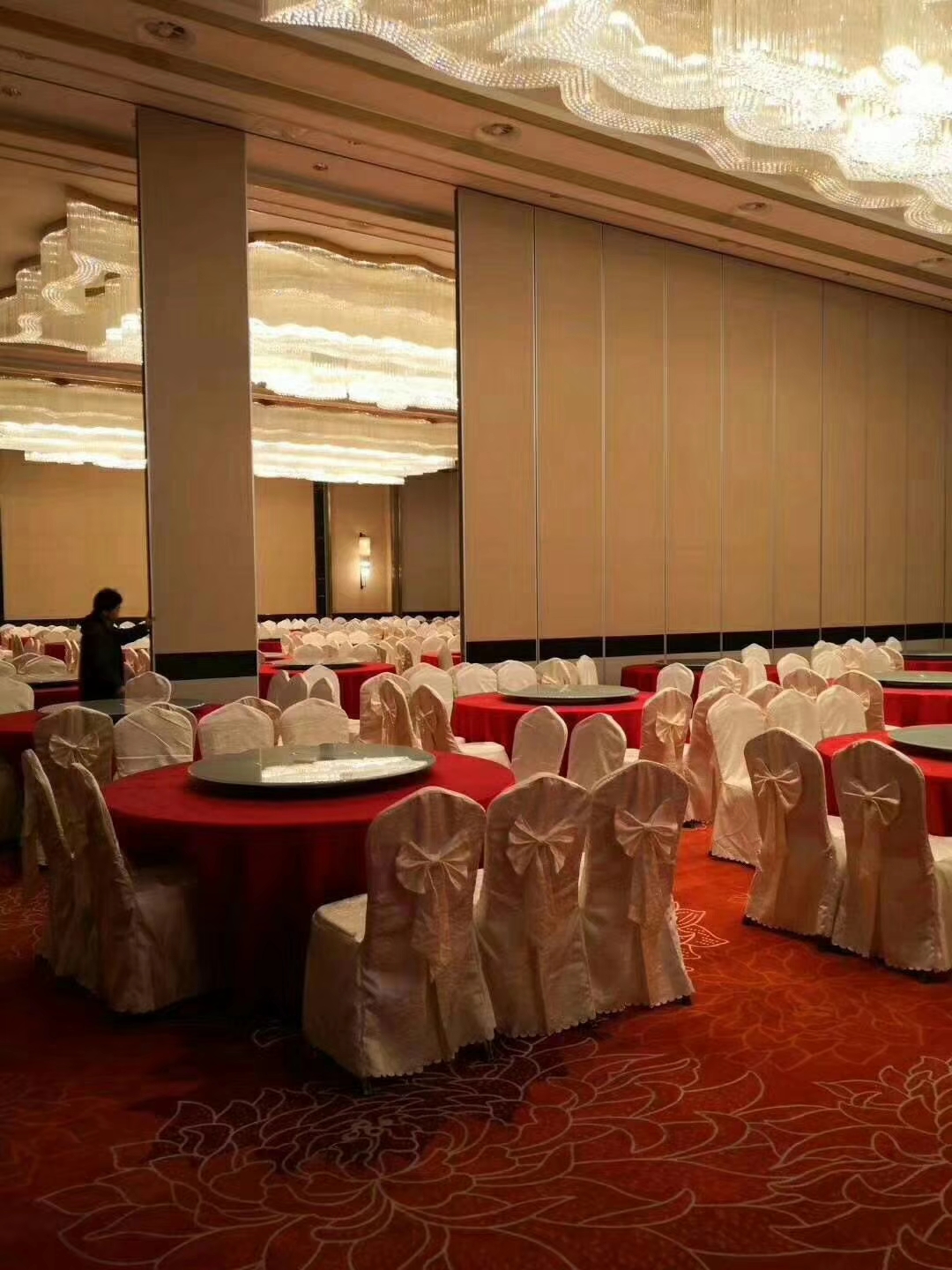 供應(yīng)活動(dòng)門(mén)移動(dòng)門(mén)隔斷墻隔間宴會(huì)廳隔斷 廠家直銷酒店活動(dòng)隔斷移動(dòng)隔斷屏風(fēng)