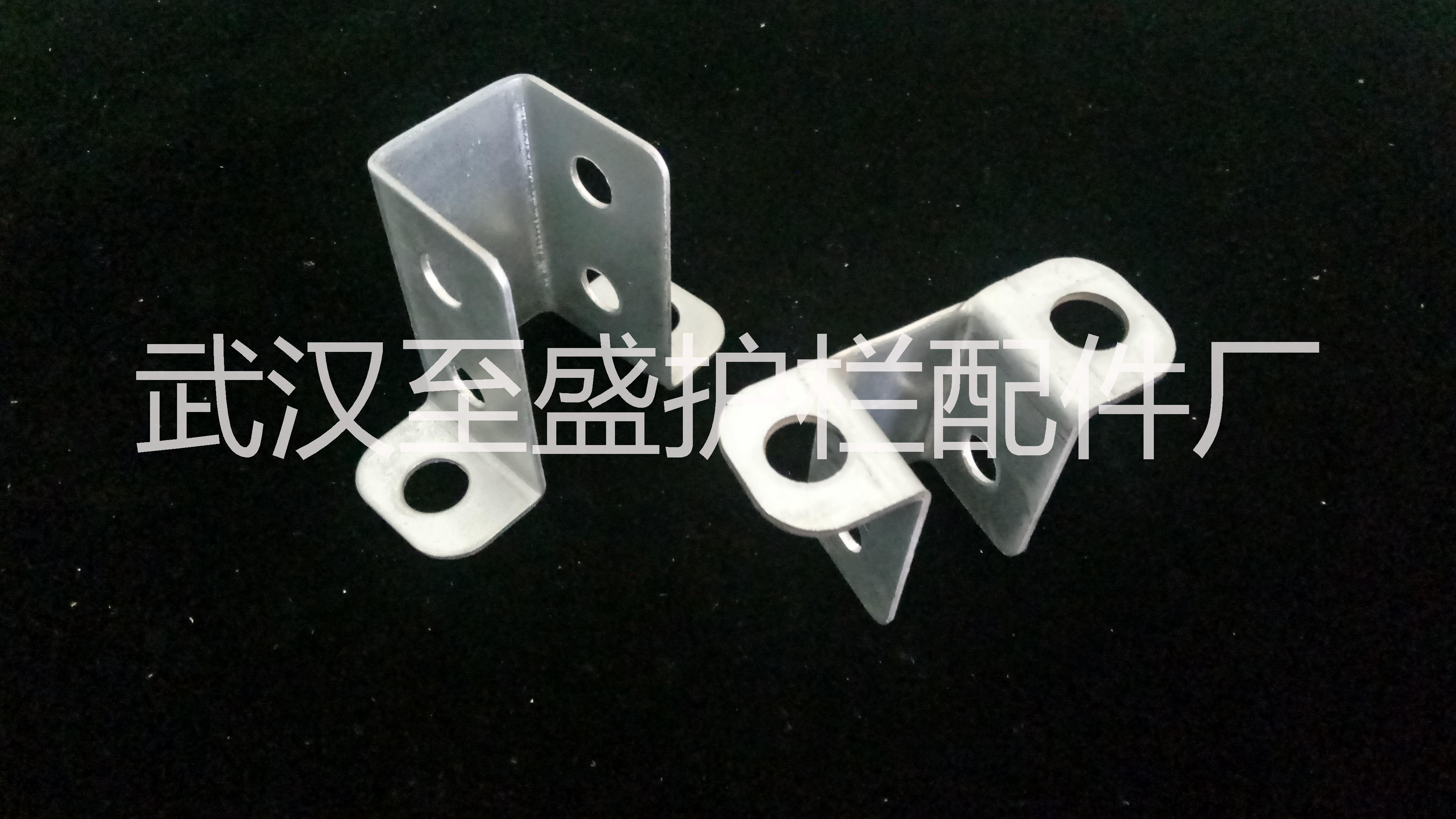 供應(yīng)鋅鋼護(hù)欄鍍鋅鐵陽臺護(hù)欄立柱兩孔固定底座