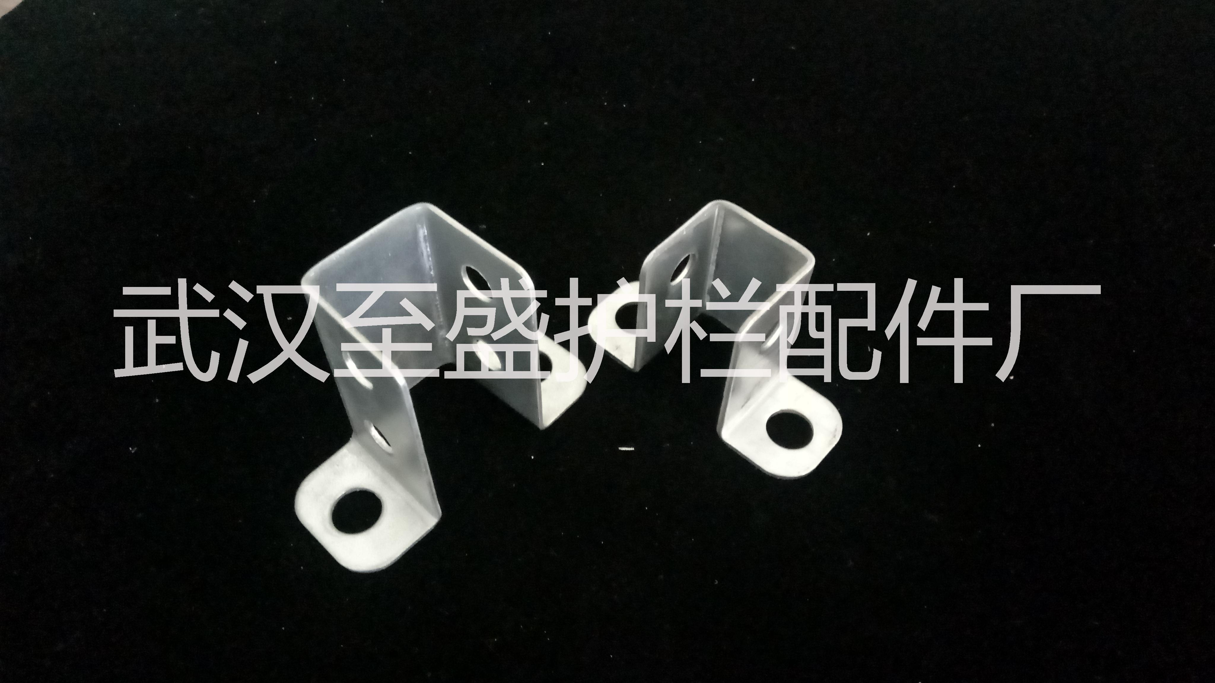 供應(yīng)鋅鋼護(hù)欄鍍鋅鐵陽臺護(hù)欄立柱兩孔固定底座