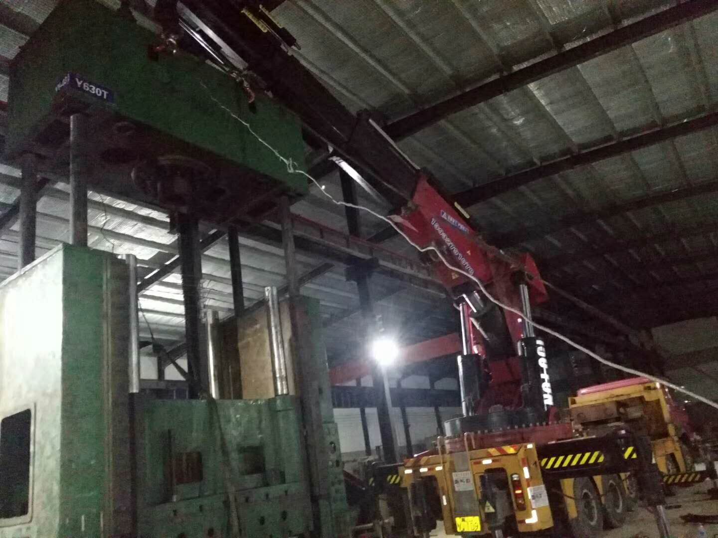 任丘折臂吊車出租  任丘大型折臂吊車出租  任丘100噸折臂吊車租賃