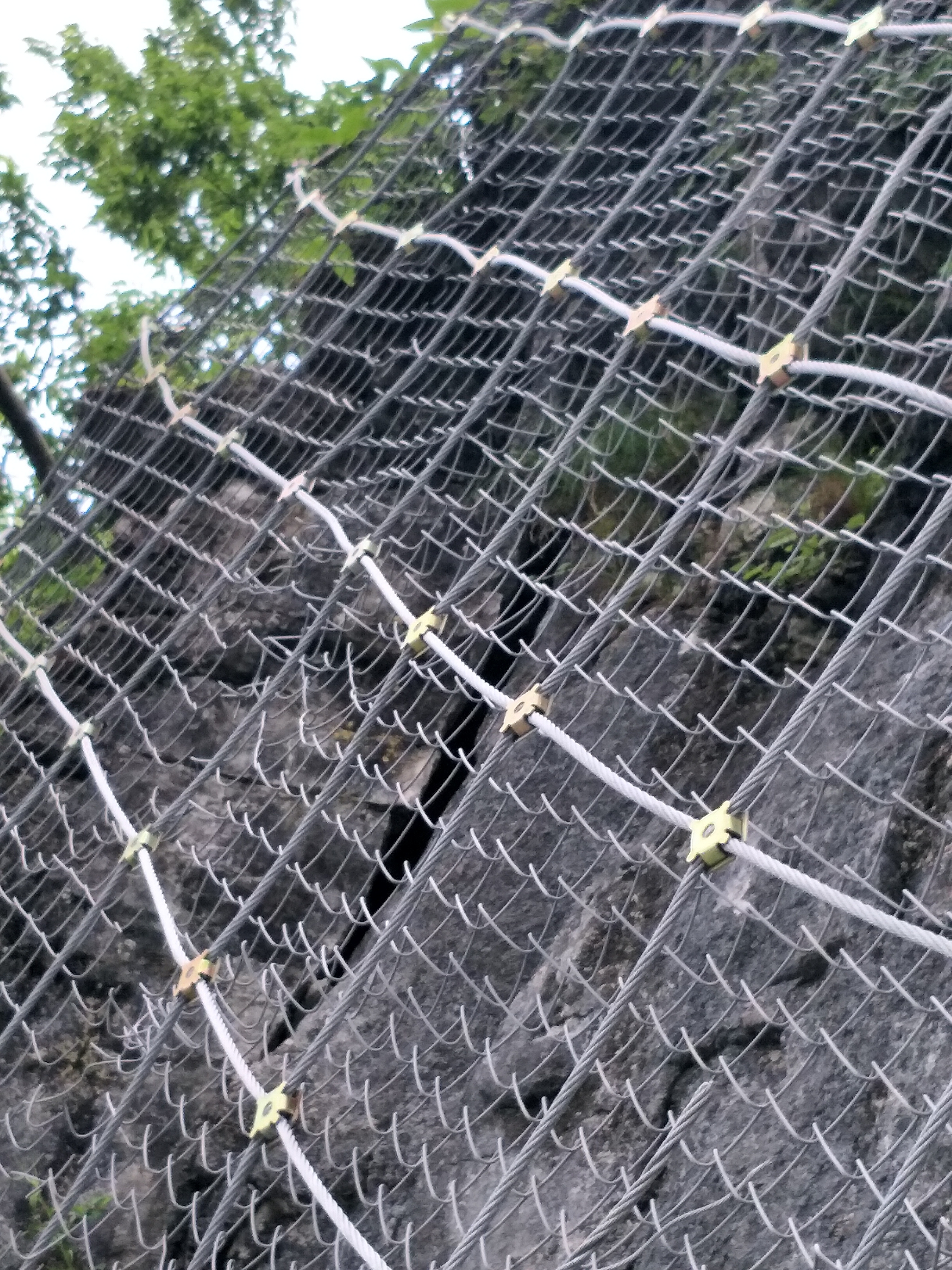 RX100型被動(dòng)邊坡防護(hù)網(wǎng)價(jià)格