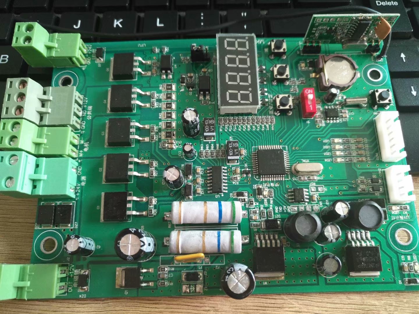 捷紅昌科技廠家供應(yīng)有刷廣告門主板·智能平開門控制板