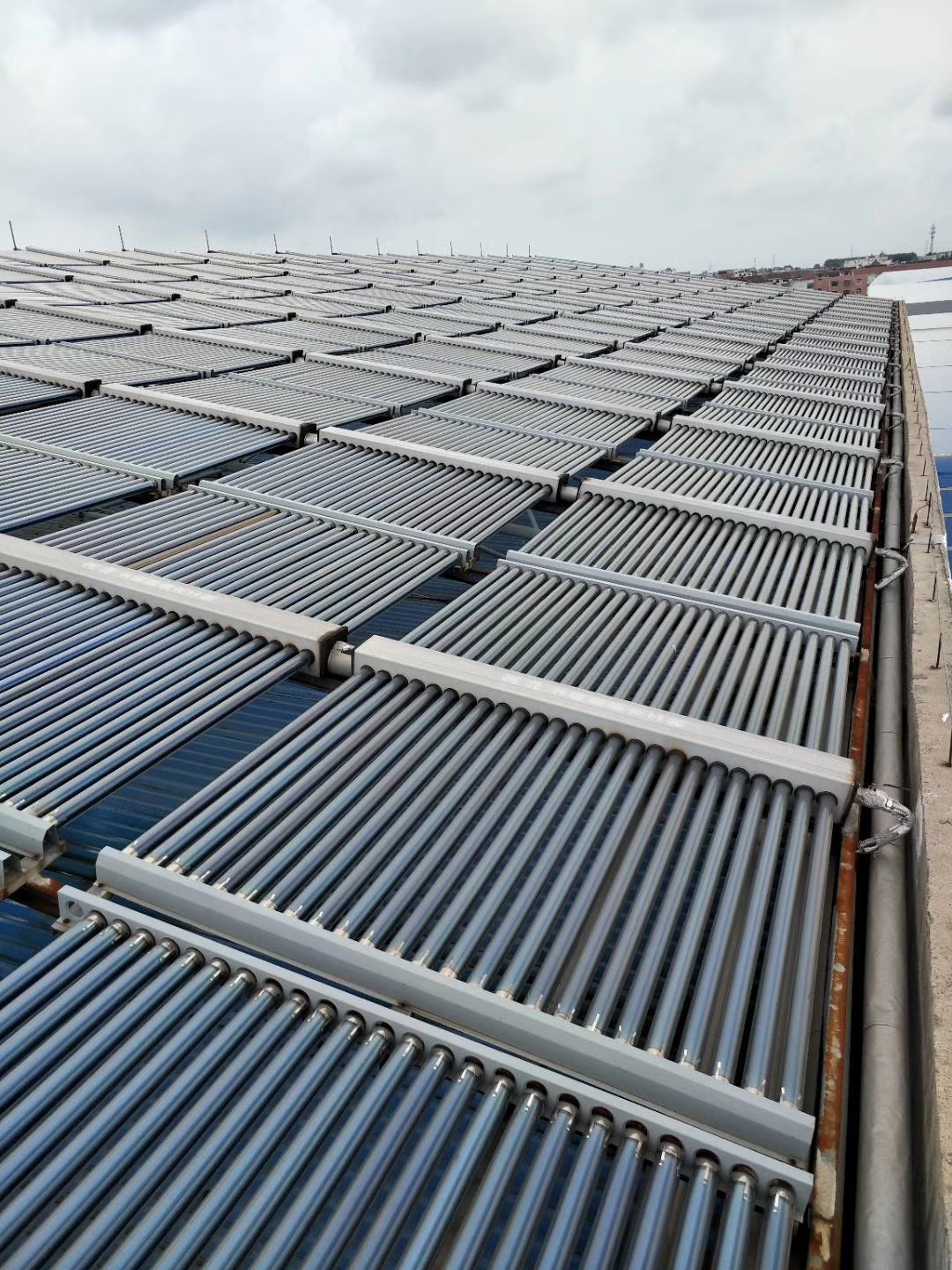 太陽能熱水工程 棗莊太陽能熱水工程 滕州太陽能熱水工程 薛城太陽能熱水工程 太陽能節(jié)能熱水工程