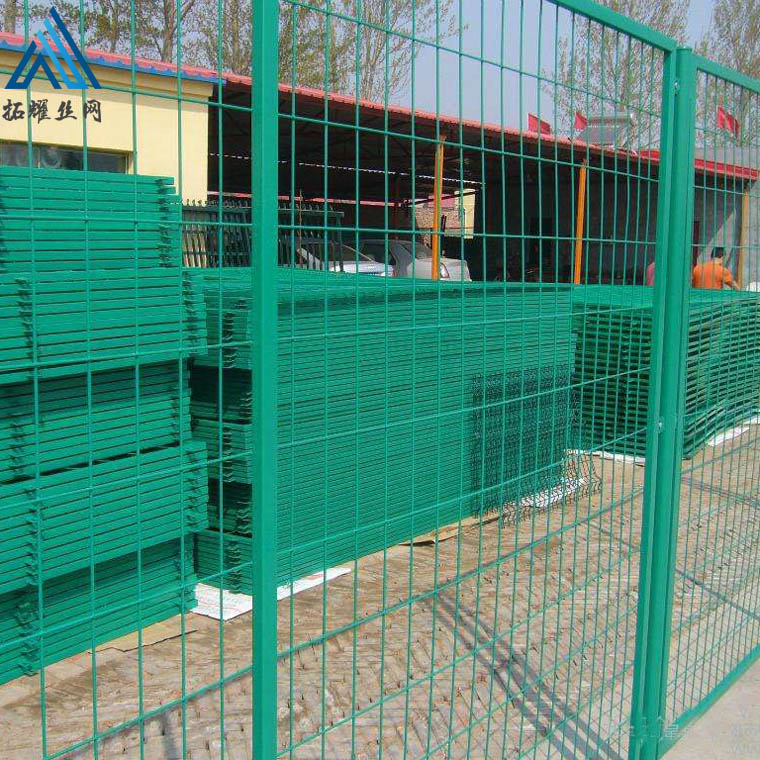 綠色框架護(hù)欄網(wǎng)_高速浸塑框架圍欄網(wǎng)價(jià)格