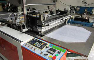 熱銷四方袋制袋機(jī) 全自動(dòng)四方袋制袋機(jī)