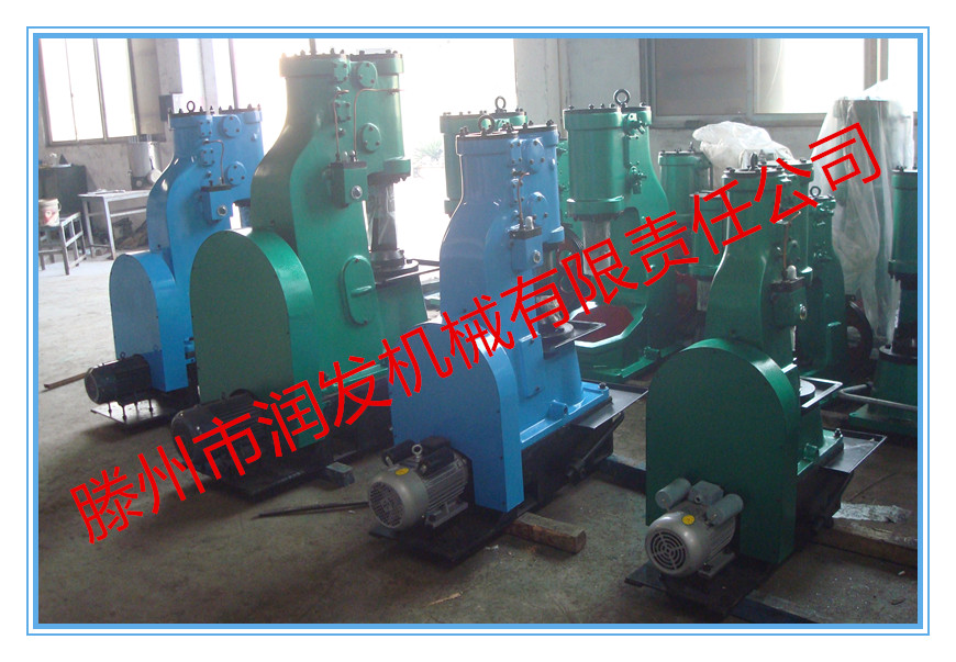 無(wú)需安裝 打鐵機(jī)器 單體帶底座空氣錘C41-20kg 小型打鐵設(shè)備 通電就用