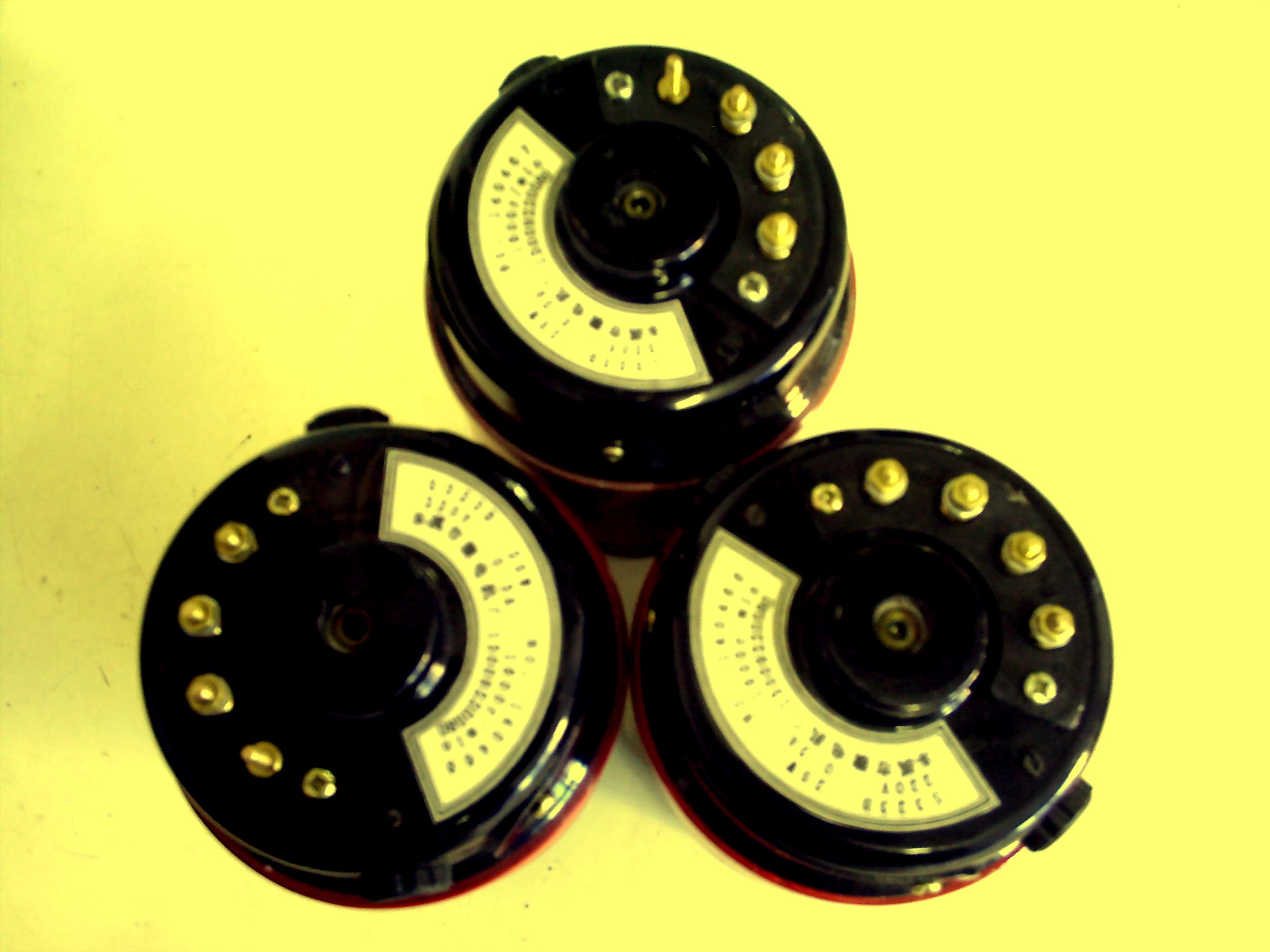 S323B直流電動(dòng)機(jī)的電壓220伏 功率25瓦 電流0.3安 轉(zhuǎn)速1800轉(zhuǎn) 本溪微電機(jī)供應(yīng)生產(chǎn)