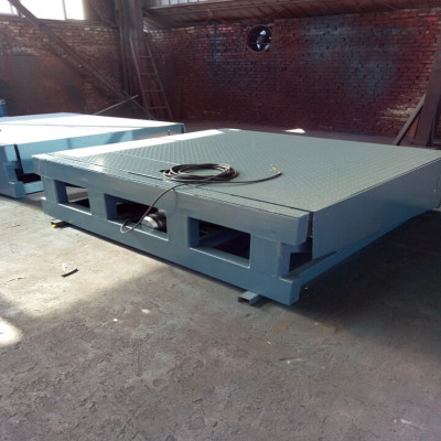 新款液壓登車橋/固定式電動(dòng)液壓登車橋/物流裝卸平臺(tái)