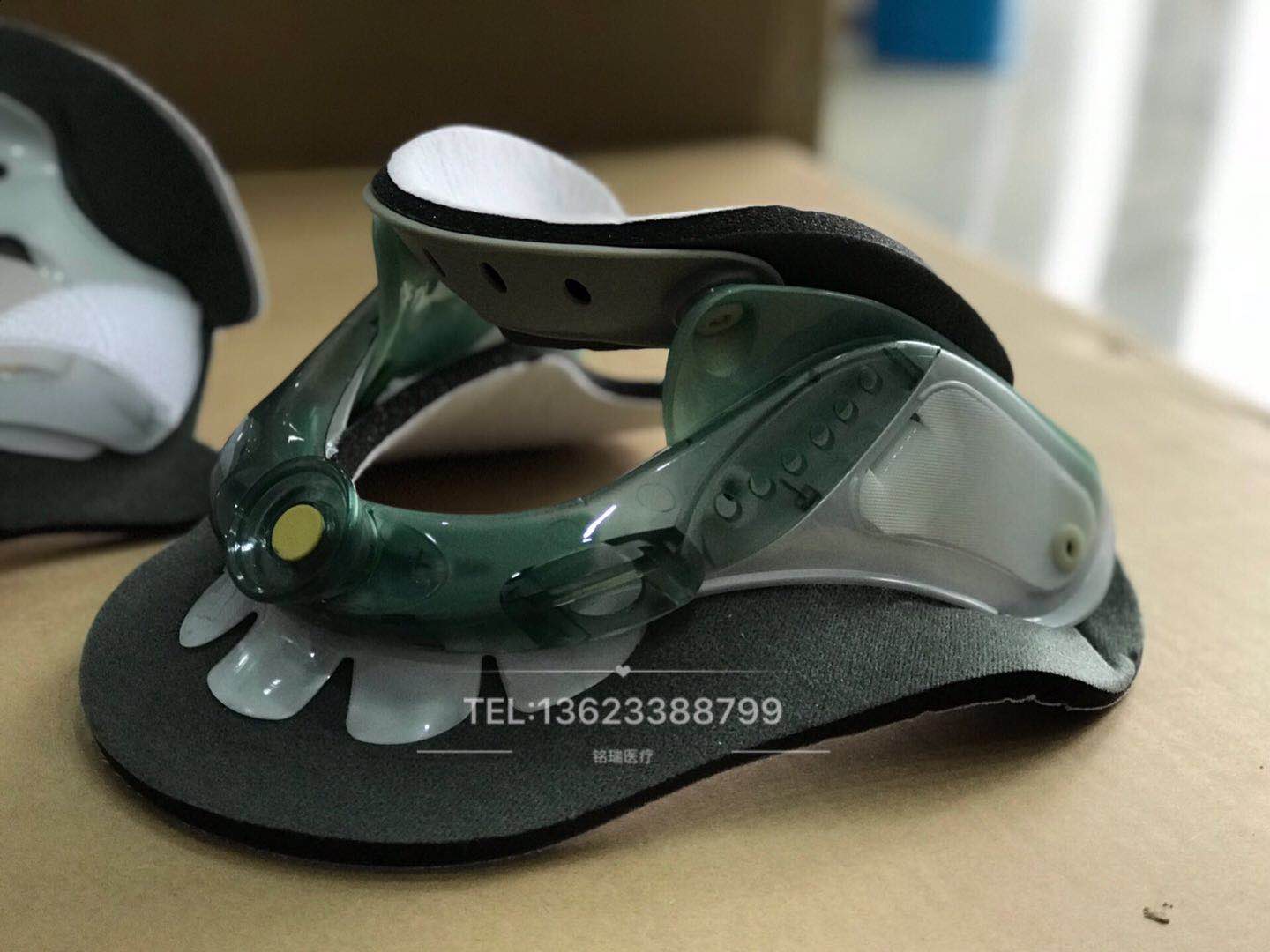 *頸托 高低大小可調(diào)兒童頸托