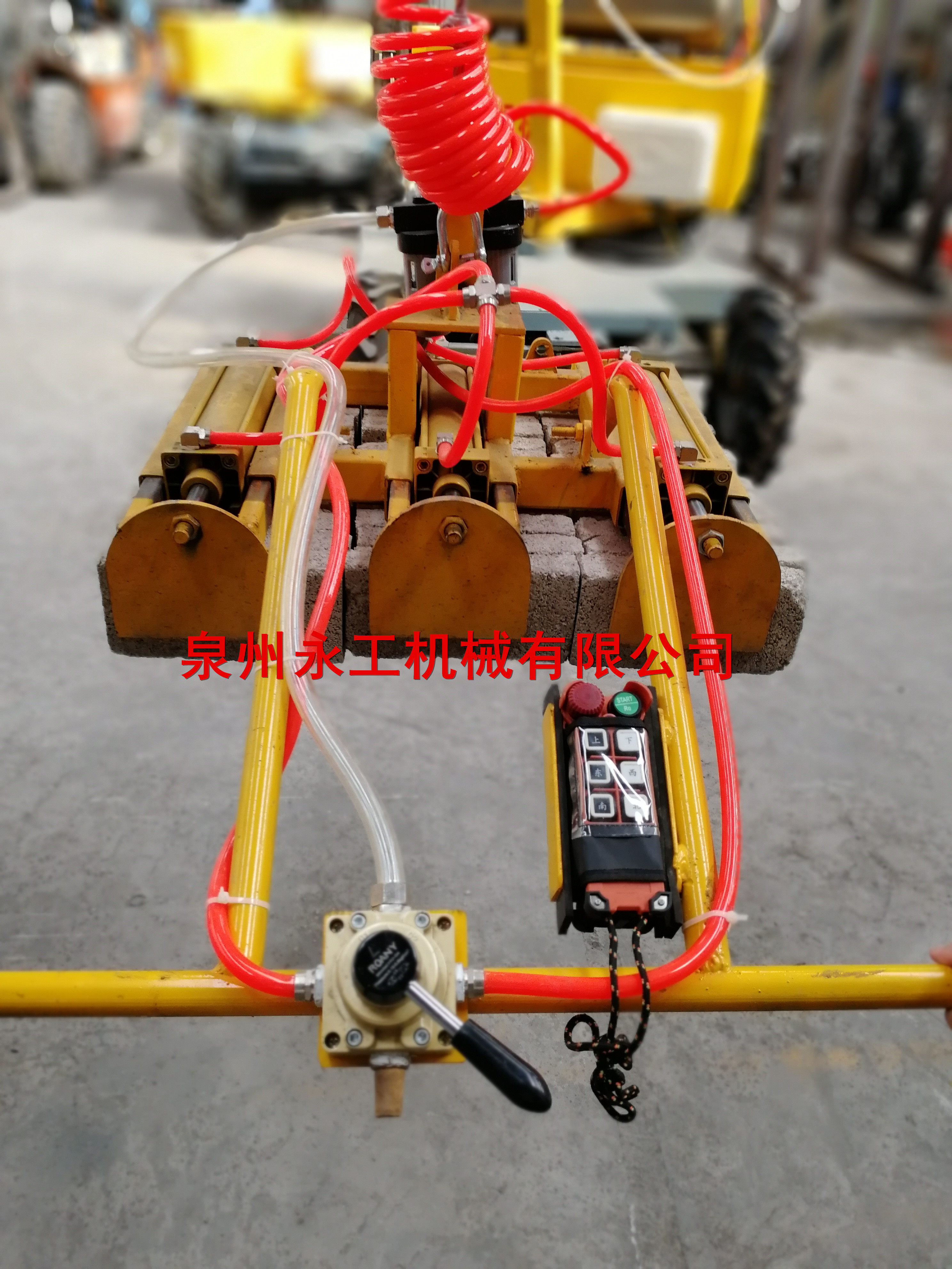 廠家直銷磚機(jī)碼磚機(jī)，裝磚機(jī)