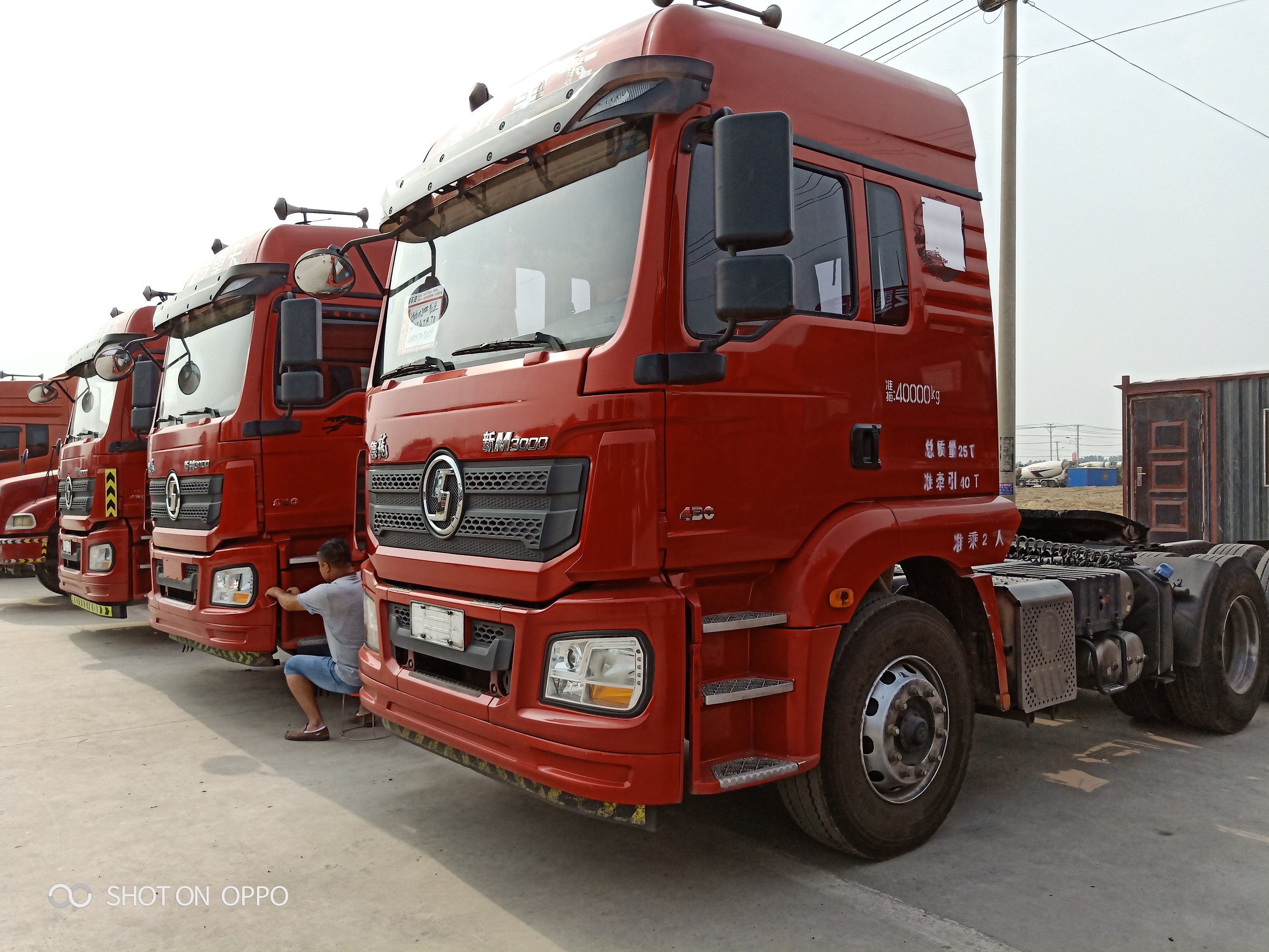 二手拖頭輕體德龍M3000二拖三半掛牽引車