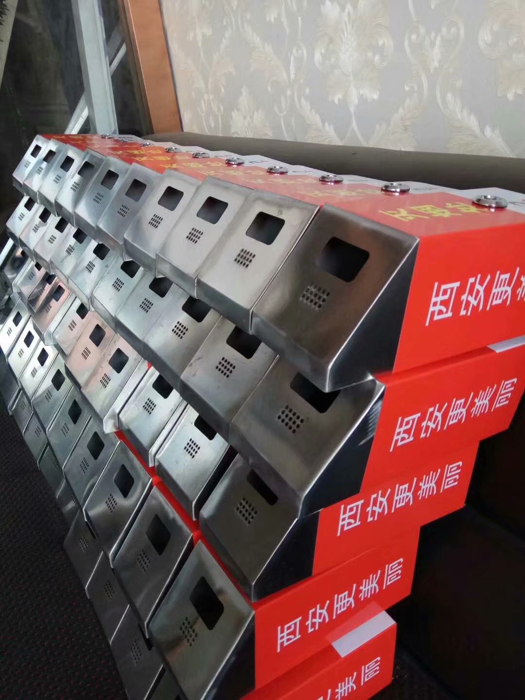 西安不銹鋼煙盒制作方法|直銷電話|西安不銹鋼滅煙盒銷售