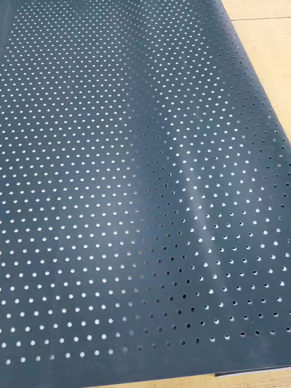 供應(yīng)打孔輸送帶，各種規(guī)格打孔輸送帶，打孔透風(fēng)皮帶