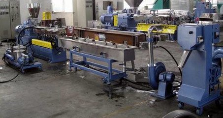 廢舊塑料再生造粒機 塑料再生造粒機 高速風(fēng)冷式造粒機（*節(jié)能）