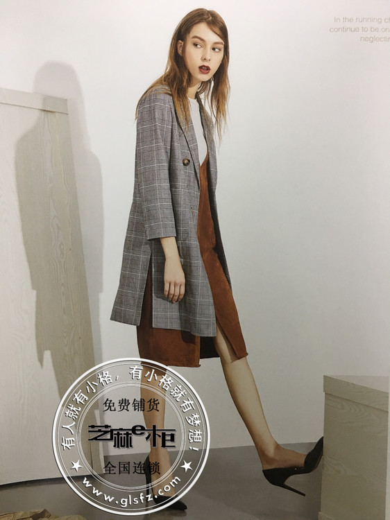 那里的衣服好看？