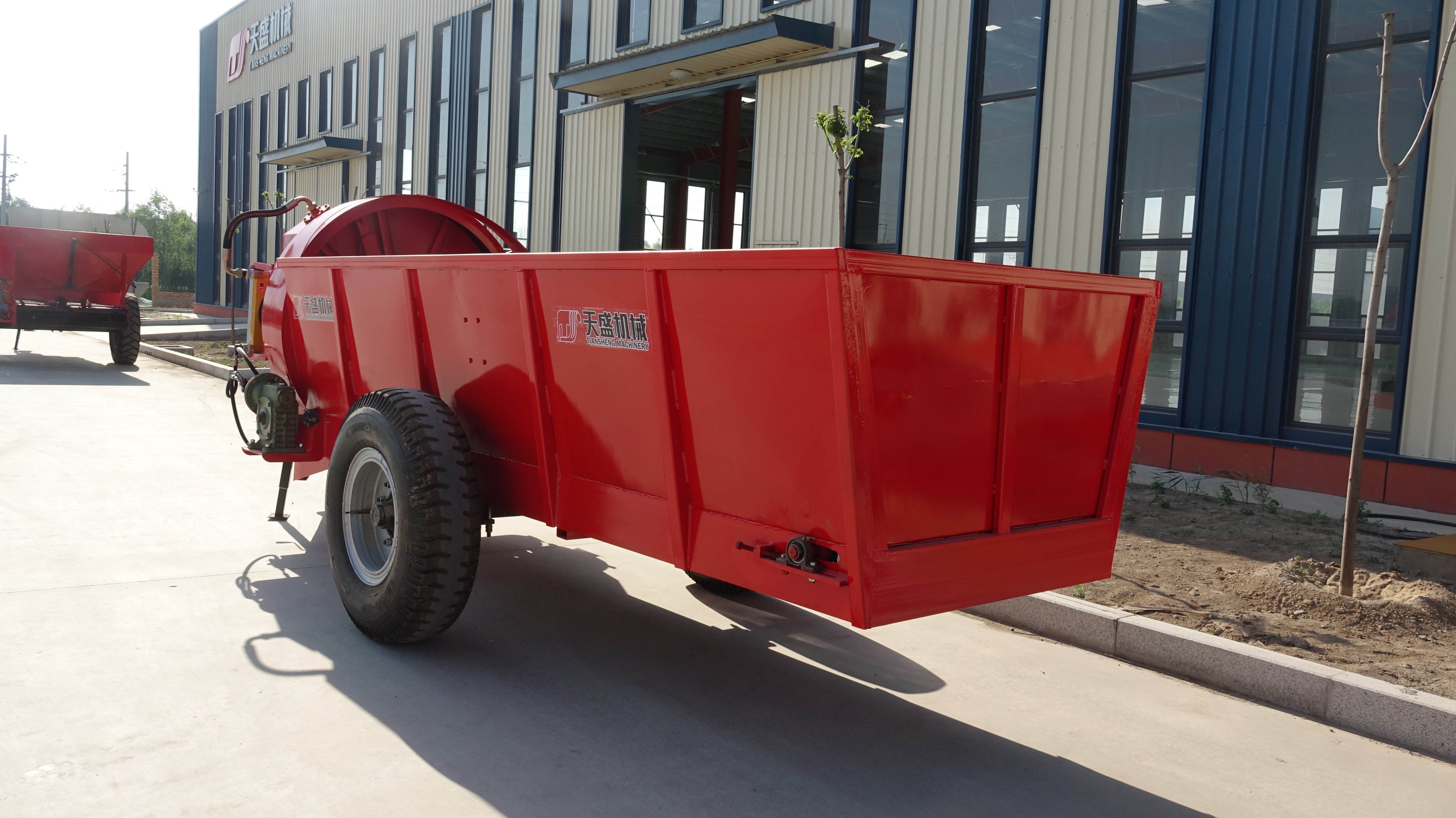 拖拉機(jī)撒肥機(jī)，果樹(shù)施肥機(jī)