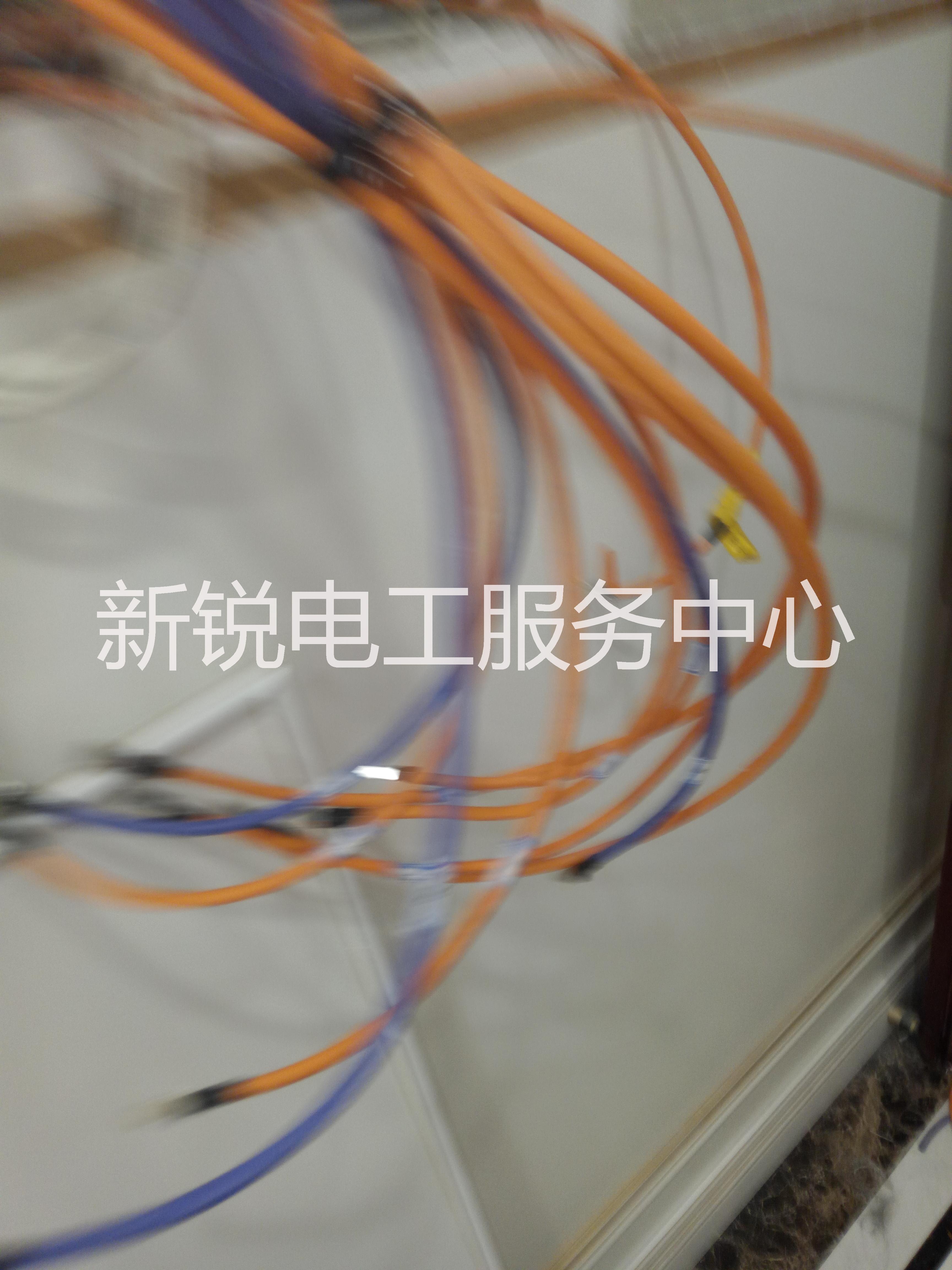 北京哪里有換墻里的網(wǎng)線升級(jí)網(wǎng)線提高網(wǎng)速專業(yè)電工為您服務(wù)