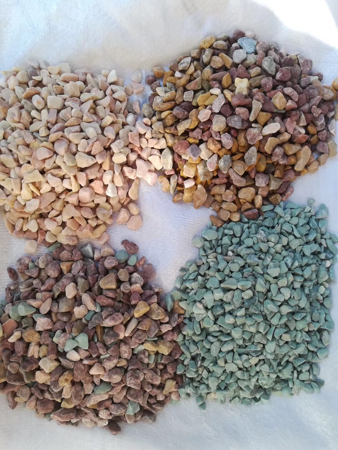 膠粘石廠家 膠粘石透水地坪 彩色膠粘石子園林鋪路彩色石子 彩色膠粘石子膠粘石透水地坪