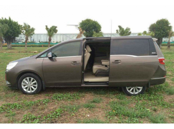 杭州租車公司哪家比較好 杭州租車價格  婚慶租車 商務租車 會議接待 機場接送 企業(yè)租車 汽車服務 豪華租車