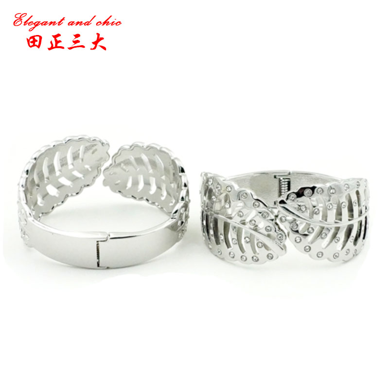 田正三大廠家手鐲 精美鑲水晶合金手環(huán) 送禮有面 簡約大方時尚