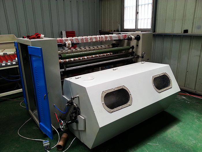 膠帶分切機 可定制 本廠供應(yīng)各種分切機設(shè)備