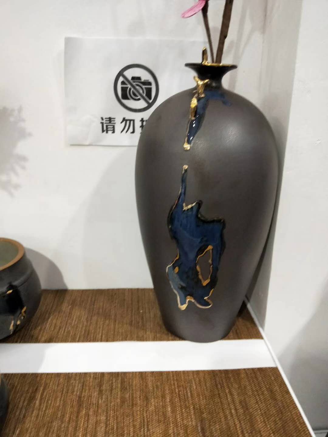 江西陶瓷花瓶?jī)r(jià)格    景德鎮(zhèn)陶瓷花瓶廠家   景德鎮(zhèn)優(yōu)質(zhì)陶瓷花瓶    陶瓷花瓶供應(yīng)商