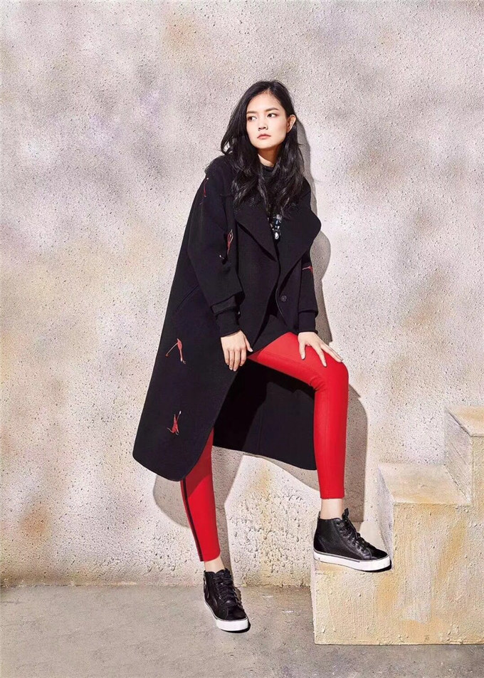 供應(yīng)Inlife-伊納芙服裝尾貨批發(fā)品牌折扣店進貨渠道