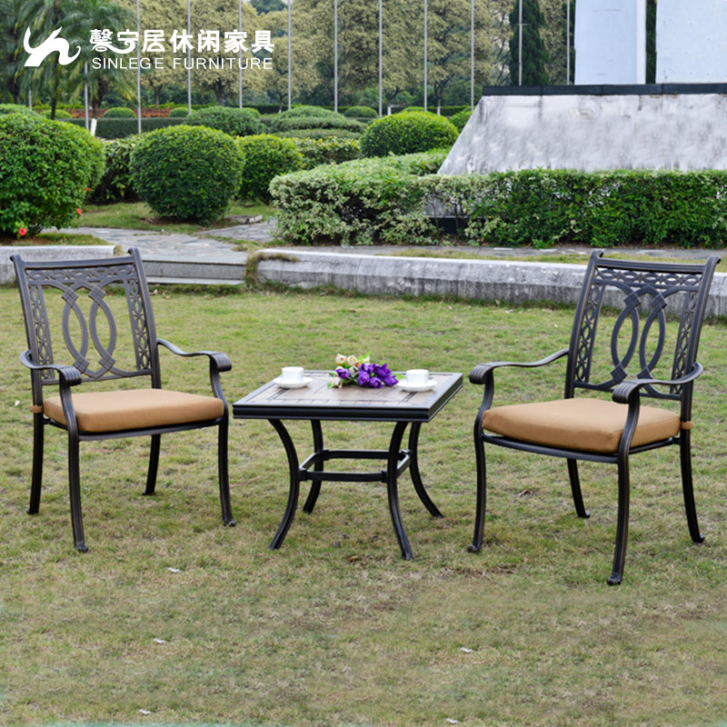 深圳戶外休閑鑄鋁家具組合庭院桌椅 鑄鋁桌椅