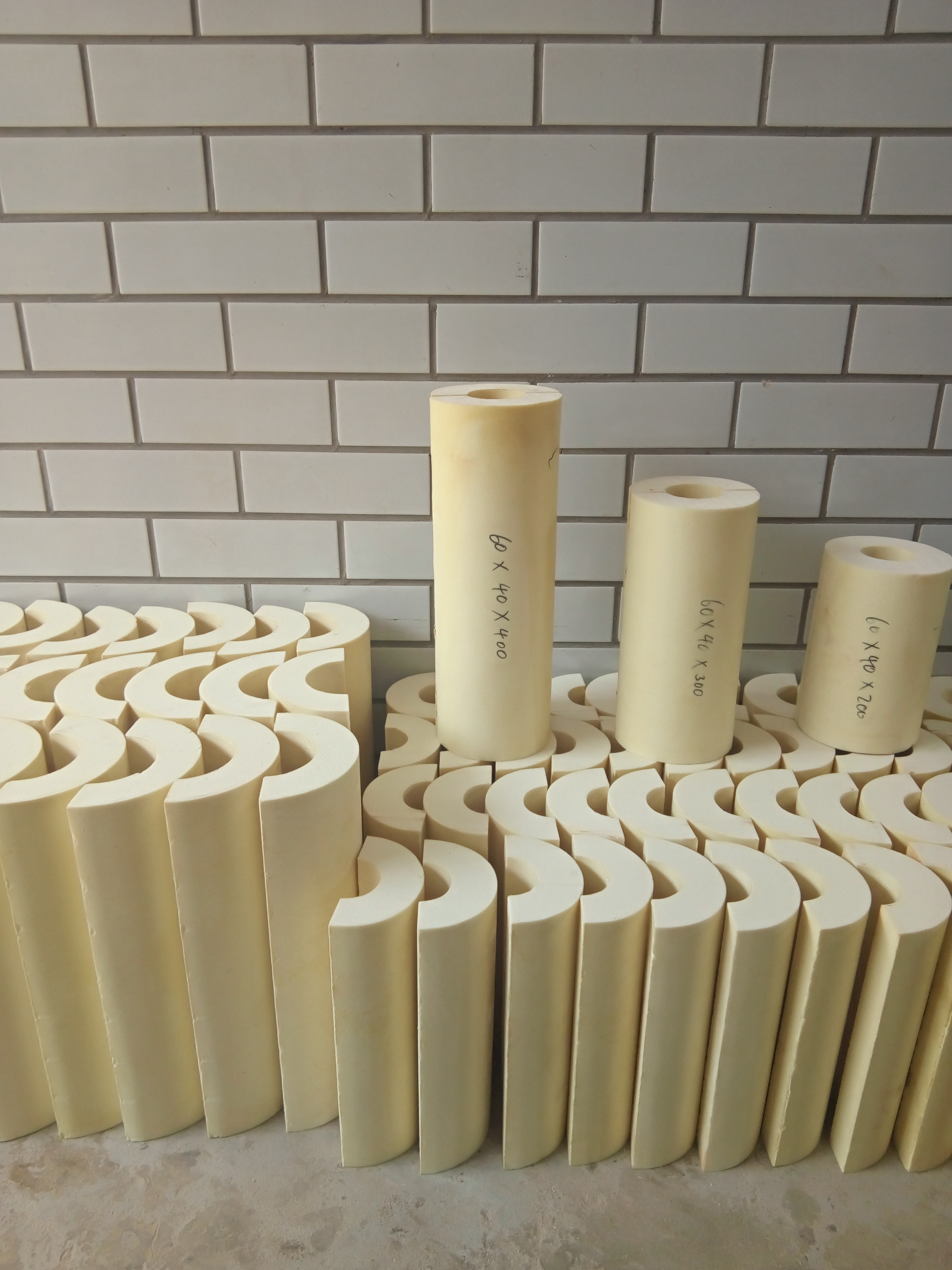 聚氨酯管托  聚氨酯托碼