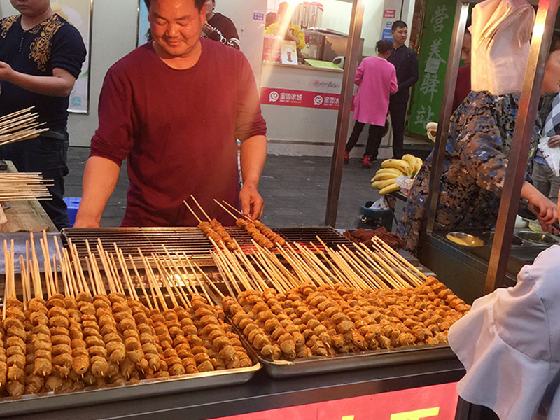 手工面筋串，大肉串批發(fā)，廠家直銷。明老三面筋，標(biāo)頭串燒