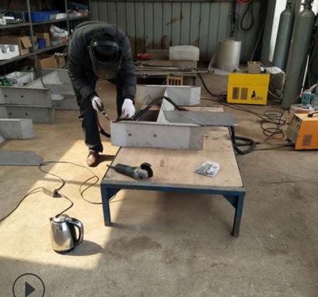 湖南不銹鋼刮糞板廠家直銷 湖南不銹鋼刮糞板生產(chǎn)廠家 株洲不銹鋼刮糞板批發(fā) 湖南不銹鋼刮糞板供應(yīng)商