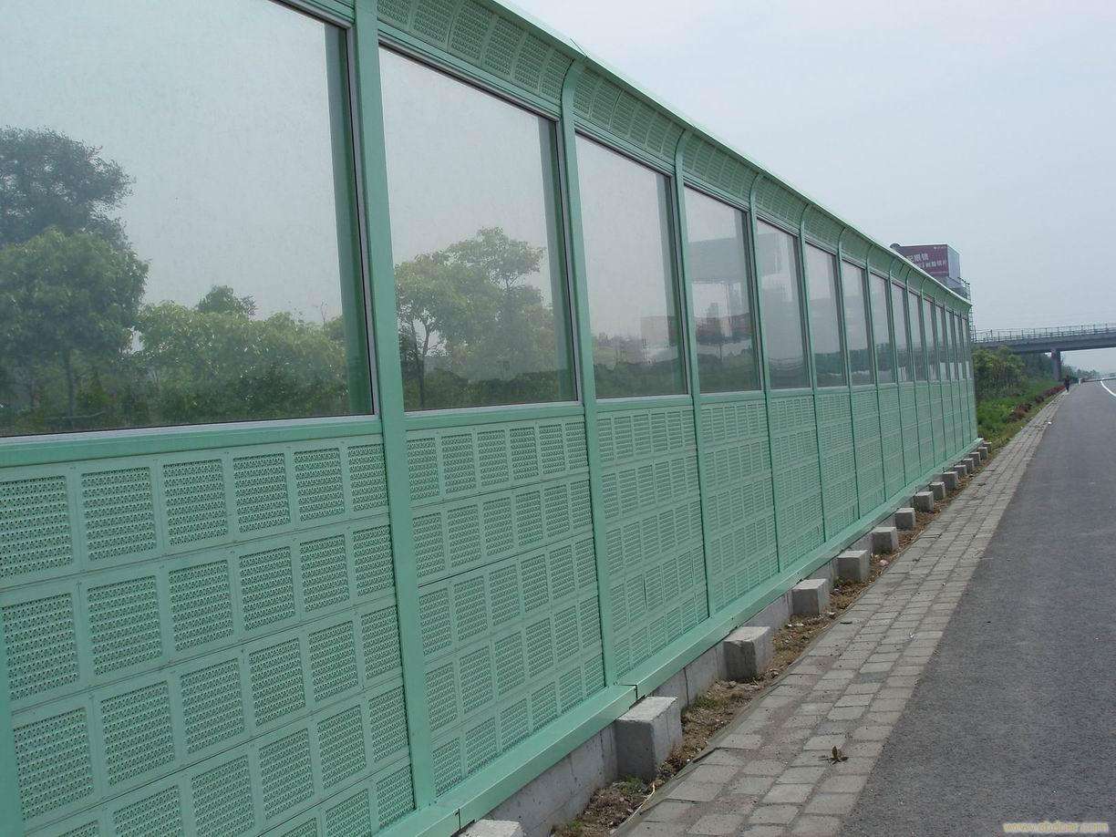 公路聲屏障 隔音屏 高速聲屏障 聲屏障價格 聲屏障常見規(guī)格