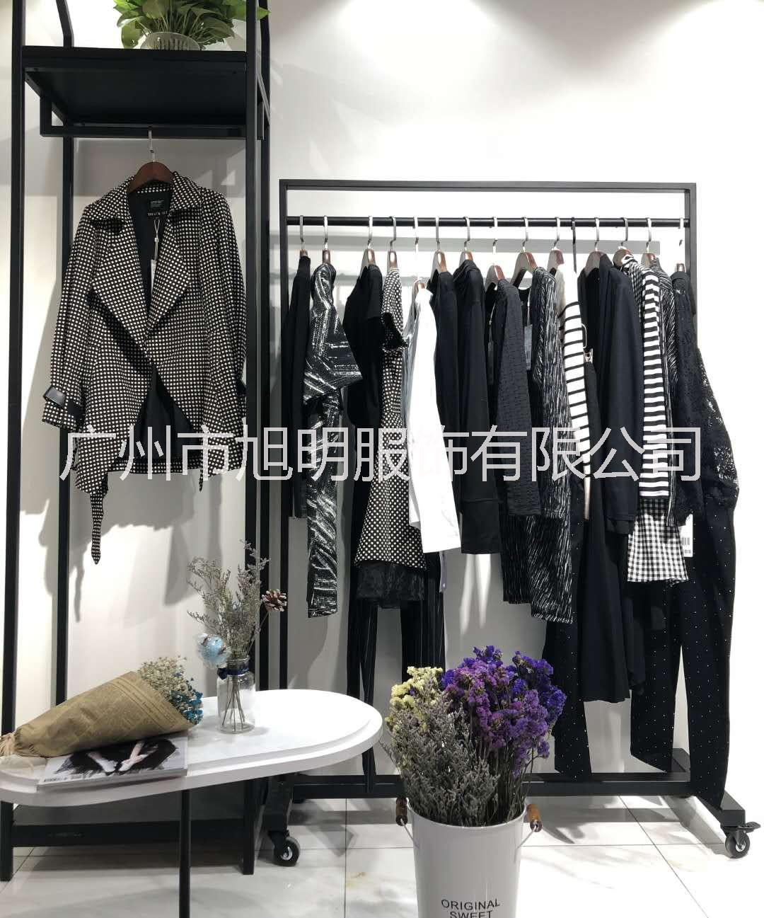 一三國際秋冬深圳一三國際時尚女裝*折扣庫存批發(fā)市場