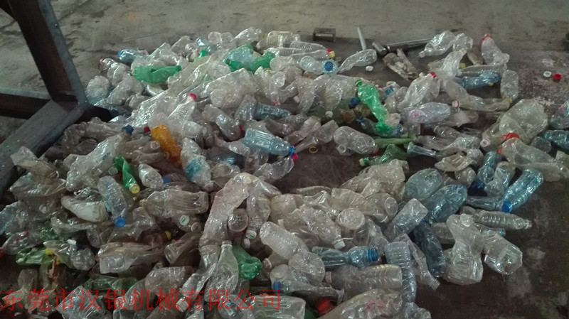 漢銀機(jī)械 飲料瓶脫標(biāo)機(jī)，礦泉水瓶剝紙機(jī)，可樂瓶扒紙機(jī)，脫皮機(jī)，扒皮機(jī)，剝皮機(jī)
